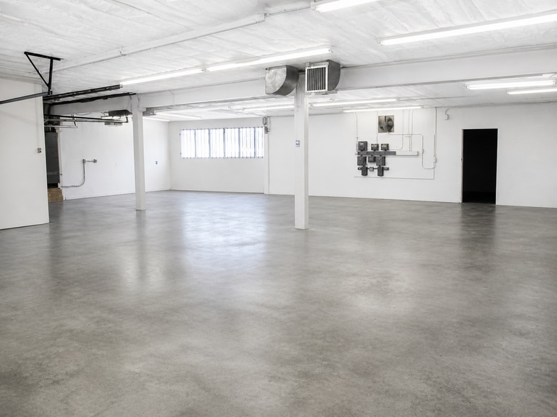 More Photos Of 551 Arden Ave, Glendale Warehouse For Lease