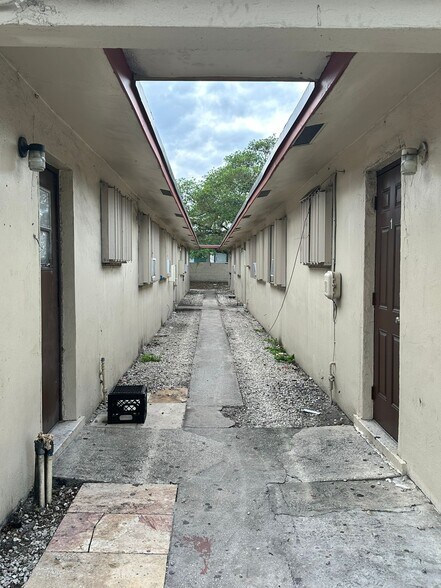 More Photos Of 417 NW 7th Ave, Pompano Beach Apartments For Sale