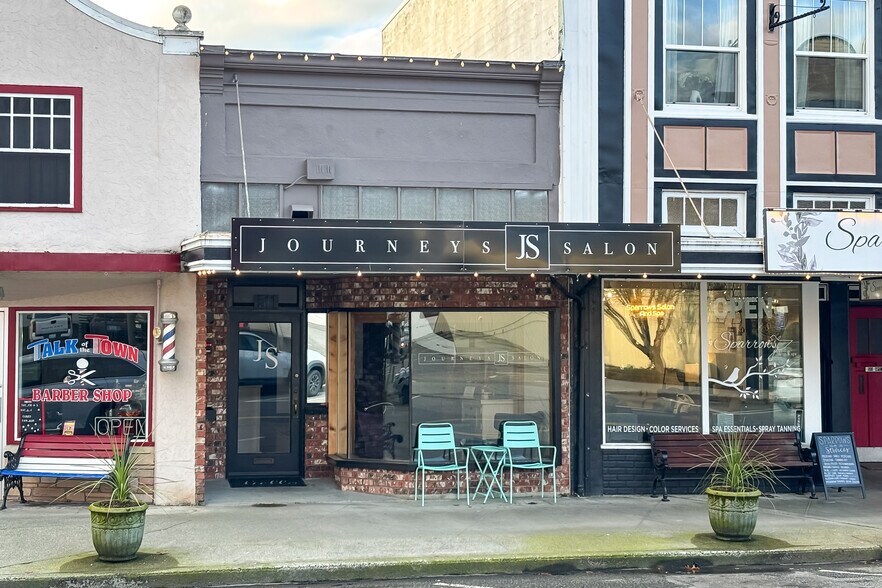 More Photos Of 511 Front St, Lynden General Retail For Sale