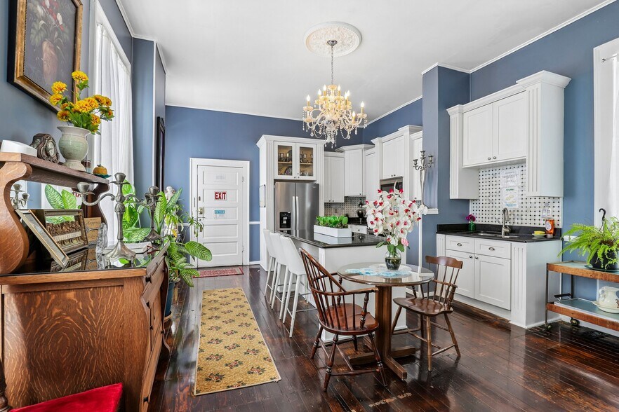 More Photos Of 421 Howard St, San Antonio Hospitality For Sale