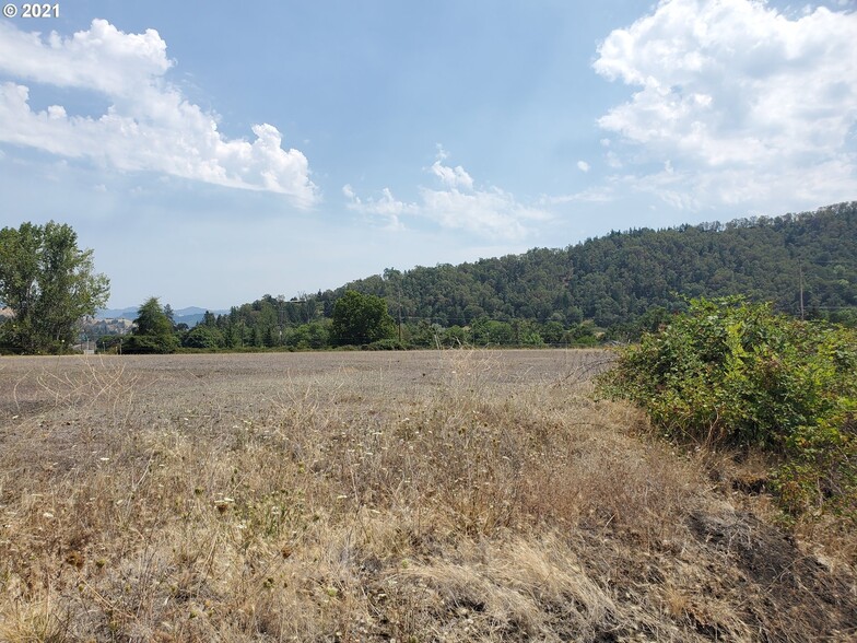 Primary Photo Of 0 Quarry Rd, Roseburg Land For Sale