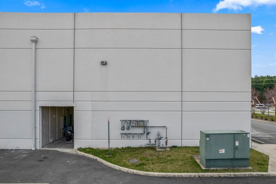 More Photos Of 44810 Old Ox Rd, Sterling Flex For Lease