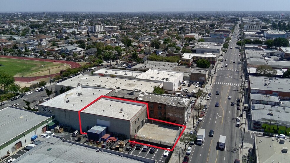 More Photos Of 2120 S Main St, Los Angeles Warehouse For Sale
