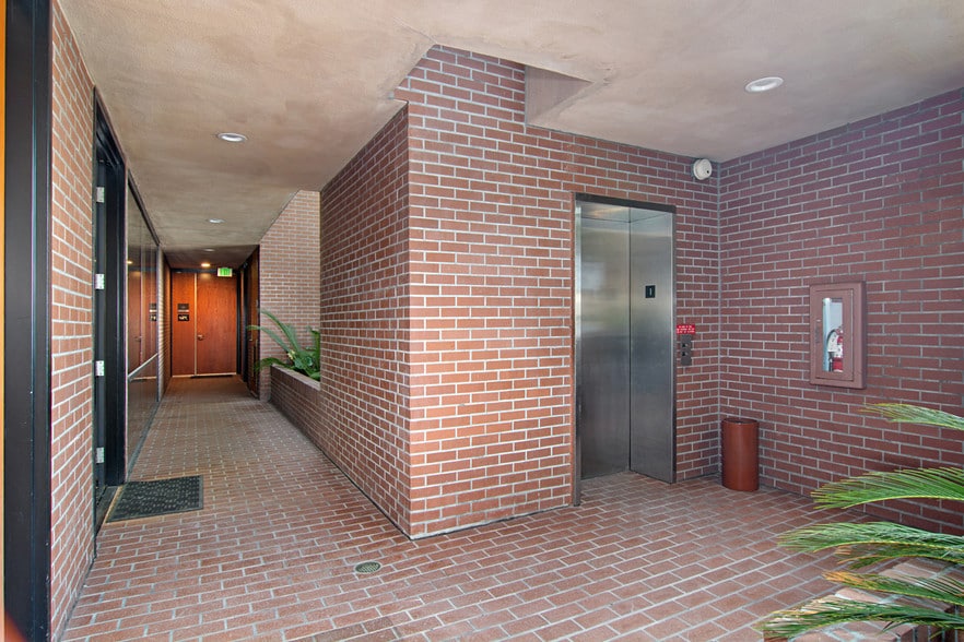 More Photos Of 4425 Bayard St, San Diego Office For Lease