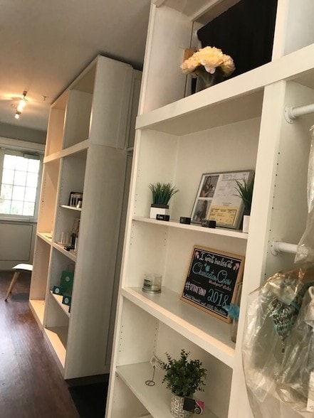 More Photos Of 708 S Shelmore Blvd, Mount Pleasant Storefront Retail Residential For Lease