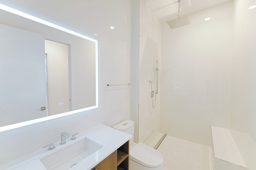 More Photos Of 400 S Old Woodward Ave, Birmingham Apartments For Sale