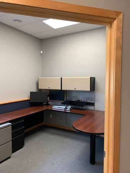 More Photos Of 15185 Carrousel Way, Rosemount Medical For Sale