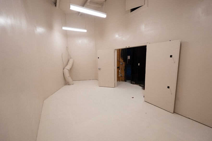 More Photos Of 12633 Shiloh Church Rd, Houston Warehouse For Sale