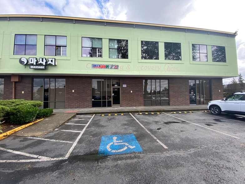 More Photos Of 8811 S Tacoma Way, Tacoma Medical For Lease