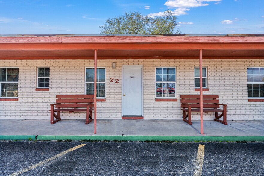 More Photos Of 309 S Fulton Beach Rd, Rockport Hotel For Sale