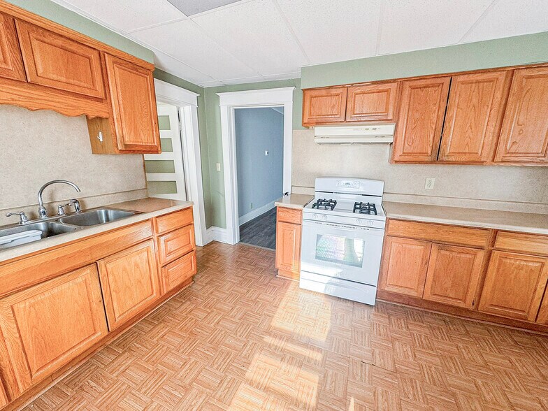 More Photos Of 2628 Central Ave NE, Minneapolis General Retail For Sale