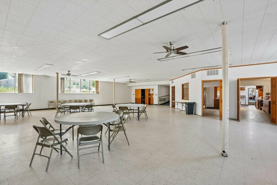 More Photos Of 3843 6th Ave, Des Moines Lodge Meeting Hall For Sale