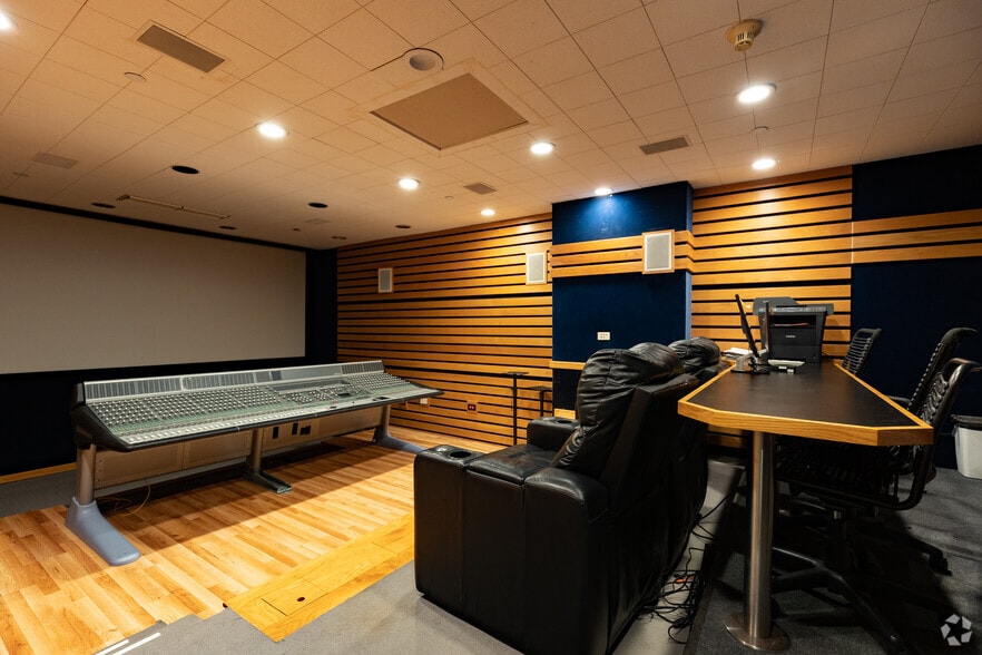 More Photos Of 640 S San Vicente Blvd, Los Angeles Medical For Lease