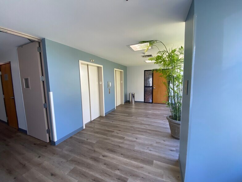 More Photos Of 8851 Center Dr, La Mesa Medical For Lease