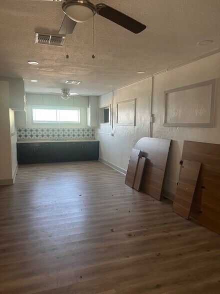 More Photos Of 2418 COMMERCE, San Antonio Specialty For Sale