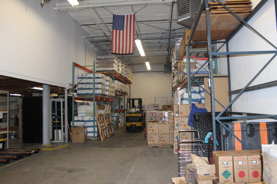 More Photos Of 130 Lenox Ave, Stamford Warehouse For Sale