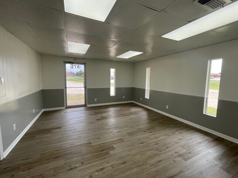 More Photos Of 575 Proffitt st, Midlothian Warehouse For Lease