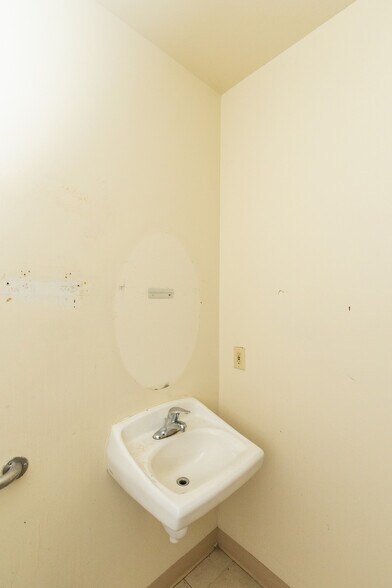 More Photos Of 1592 Sandifer Blvd, Seneca Freestanding For Lease