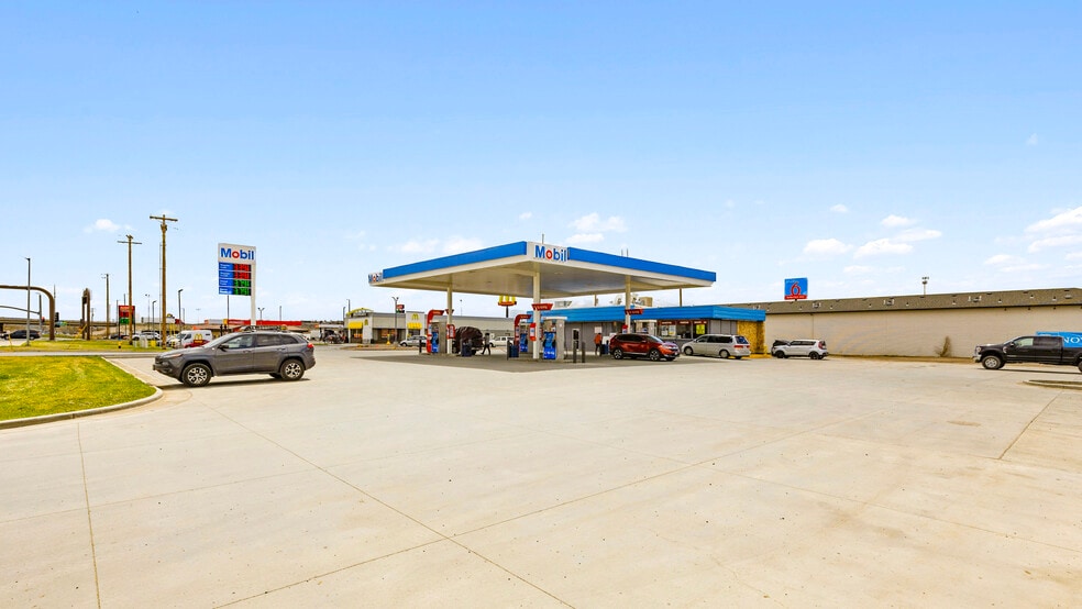 More Photos Of 1640 Elk St, Rock Springs Service Station For Sale