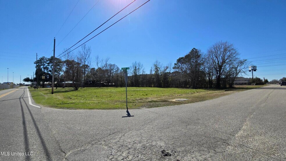 More Photos Of 10267 Boney Ave, D'Iberville Office For Sale