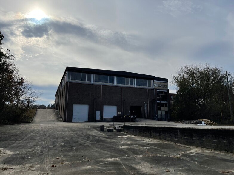 More Photos Of 930 Robeson St, Fayetteville Office For Sale