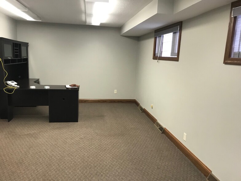 More Photos Of 2833 Cleveland Ave, Canton Office For Sale