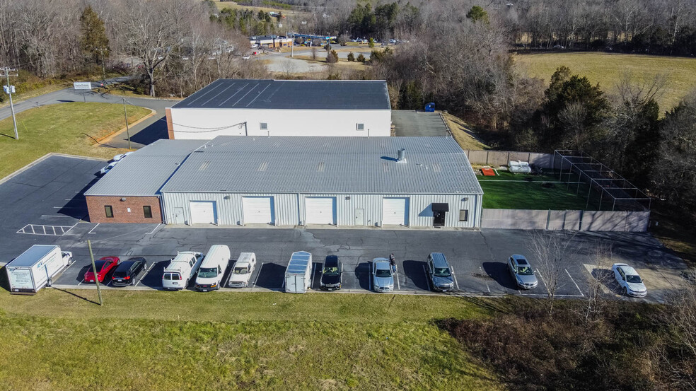 More Photos Of 12927 Plaza Dr, Richmond Light Manufacturing For Lease