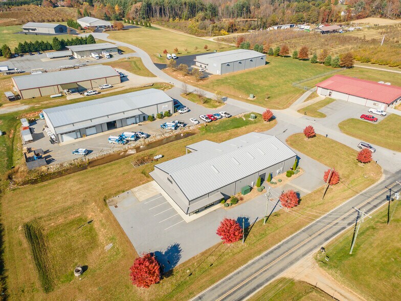More Photos Of 25 Reeds Way, Flat Rock Warehouse For Lease
