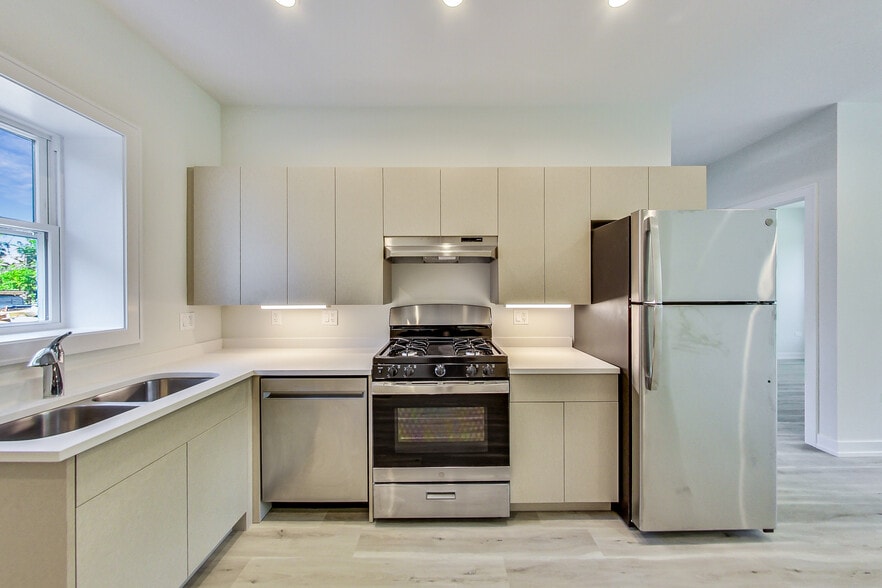 More Photos Of , Chicago Multifamily For Sale