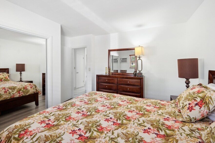 More Photos Of 1201 S Federal Hwy, Hollywood Hotel For Sale