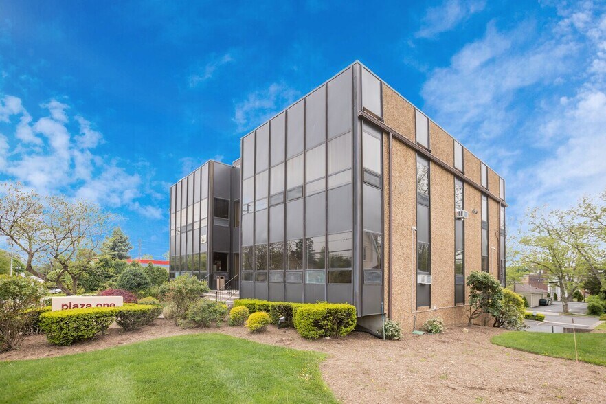 More Photos Of 220 Kinderkamack Rd, Westwood Office For Lease