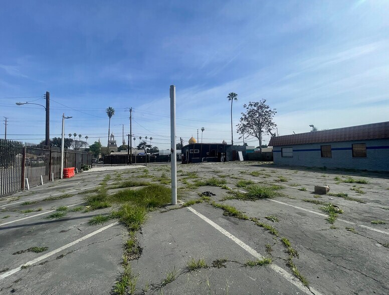 More Photos Of 310 N Long Beach Blvd, Compton Storefront Retail Office For Sale