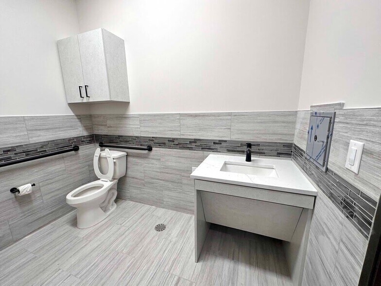 More Photos Of 3242 Preston Rd, Plano Medical For Lease