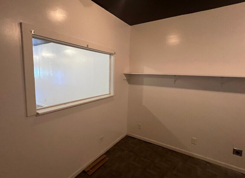 34063408 Troost Ave, Kansas City, MO 64109 Lofts/Showrooms For Lease