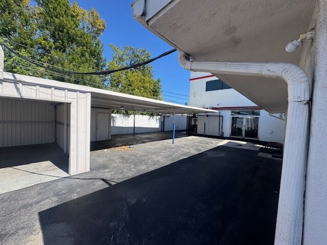 More Photos Of 5712 Southwest Fwy, Houston Auto Dealership For Lease