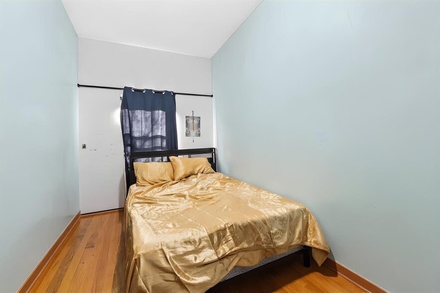 More Photos Of 1303 Summit Ave, Union City Storefront Retail Residential For Sale