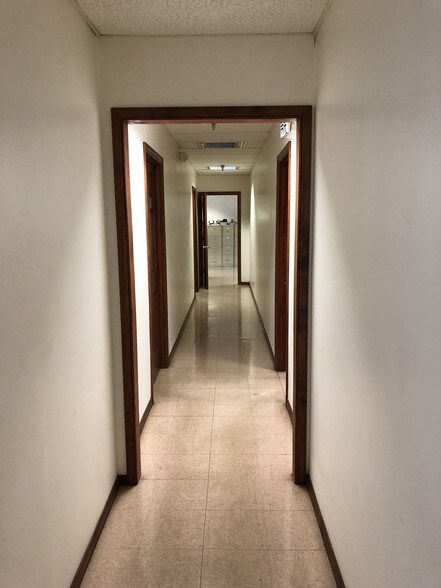 More Photos Of 100 Beecher Ave, Cheltenham Warehouse For Lease