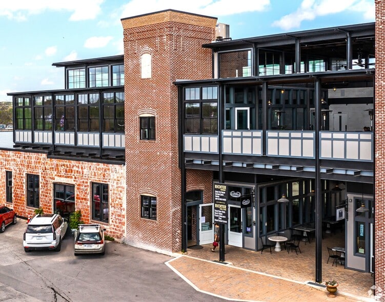 Primary Photo Of 153 S Main St, Boerne General Retail For Lease