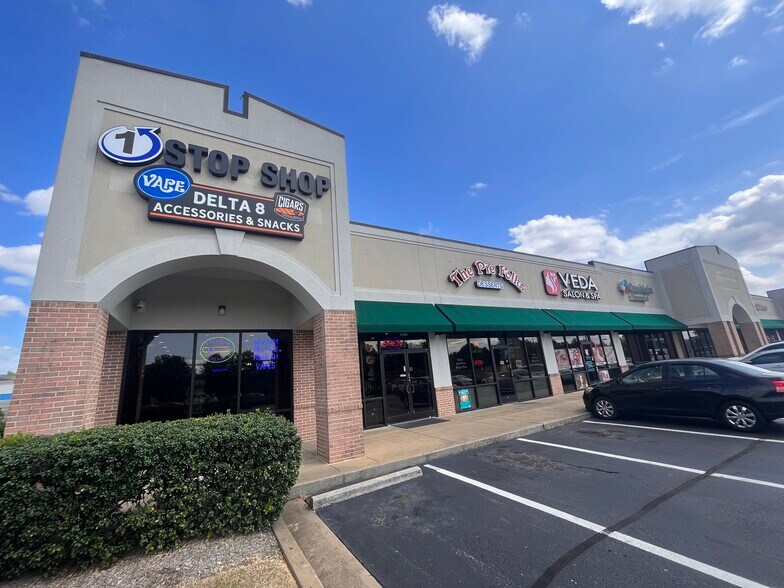 More Photos Of 1010 N Germantown Pky, Cordova Storefront For Lease