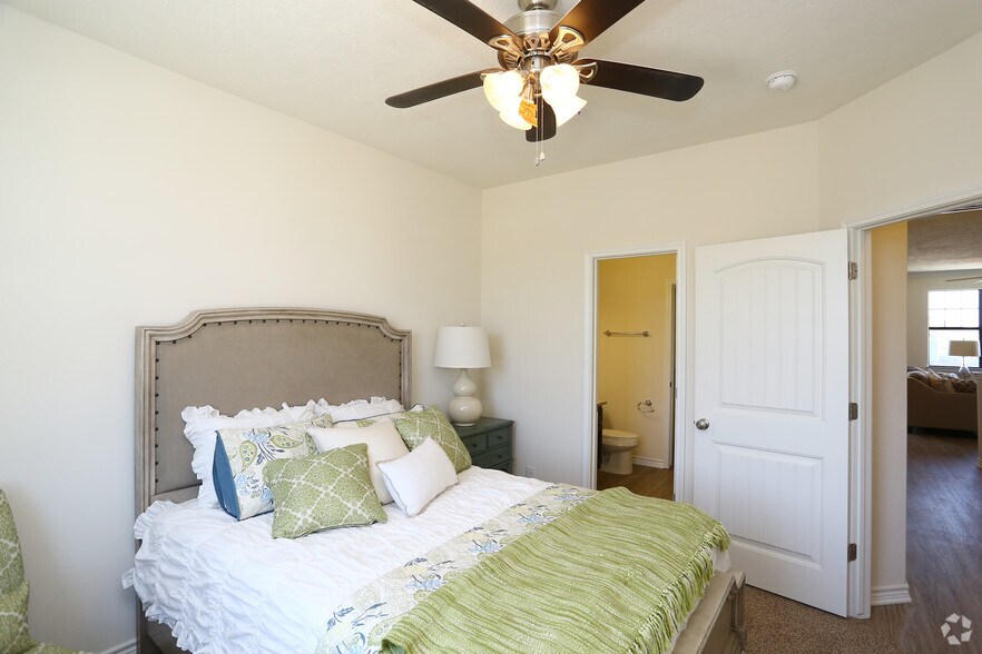 More Photos Of 2888 Nash St, Bryan Apartments For Sale