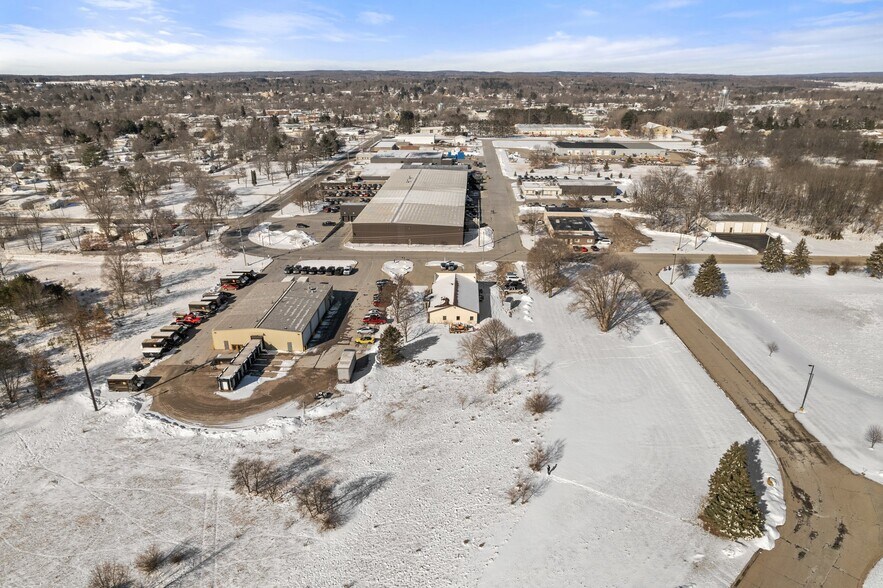 More Photos Of 110 N Bronson Ave, Big Rapids Office For Sale