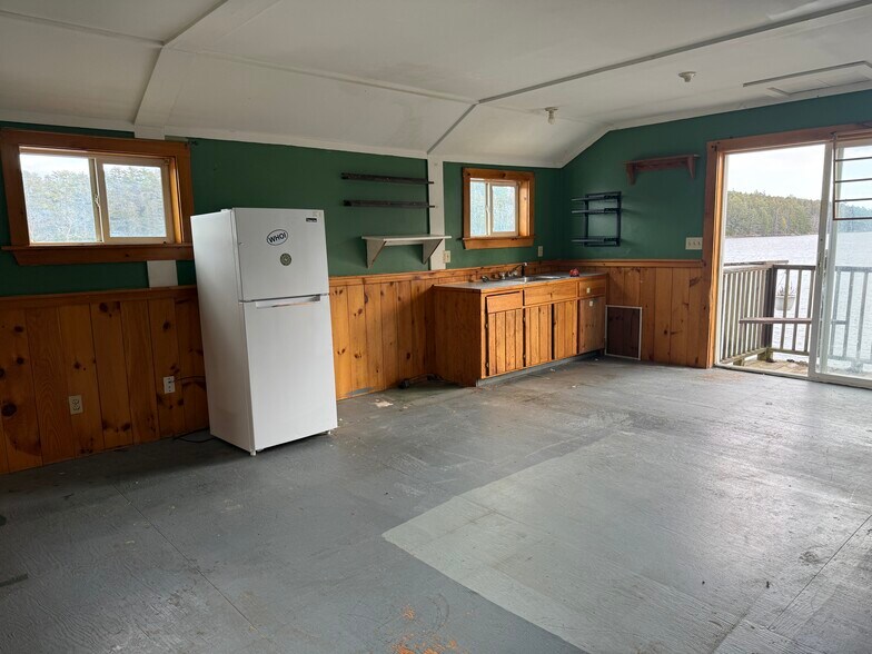 More Photos Of 37 Knickerkane Rd, Boothbay Marina For Sale