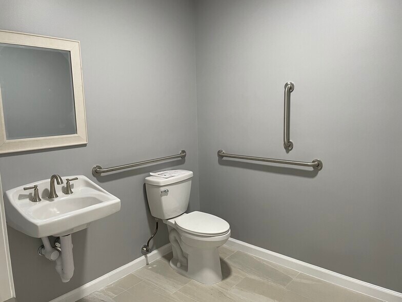 More Photos Of 3400 Leonardtown Rd, Waldorf Restaurant For Lease