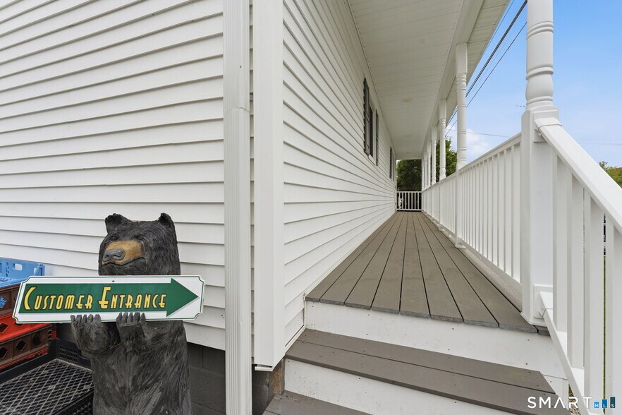 More Photos Of 139 Riverside Dr, Thompson Freestanding For Sale