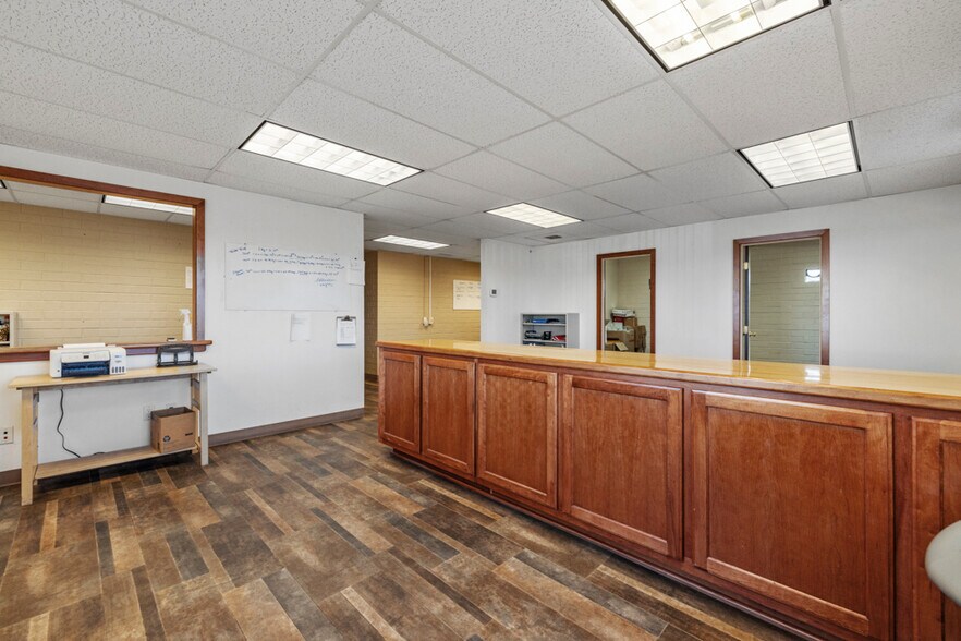 More Photos Of 3735 Washburn Way, Klamath Falls Warehouse For Lease