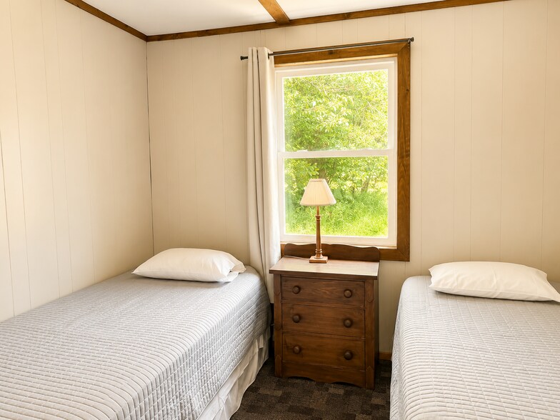 More Photos Of W17461 Norton Rd, Gould City Hotel For Sale