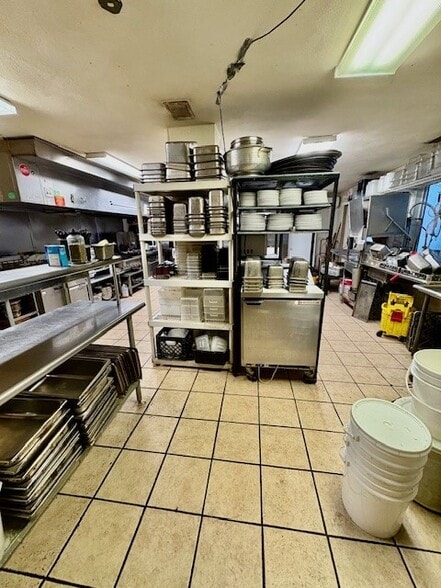 More Photos Of 1415 McKinley St, Mascoutah Restaurant For Sale
