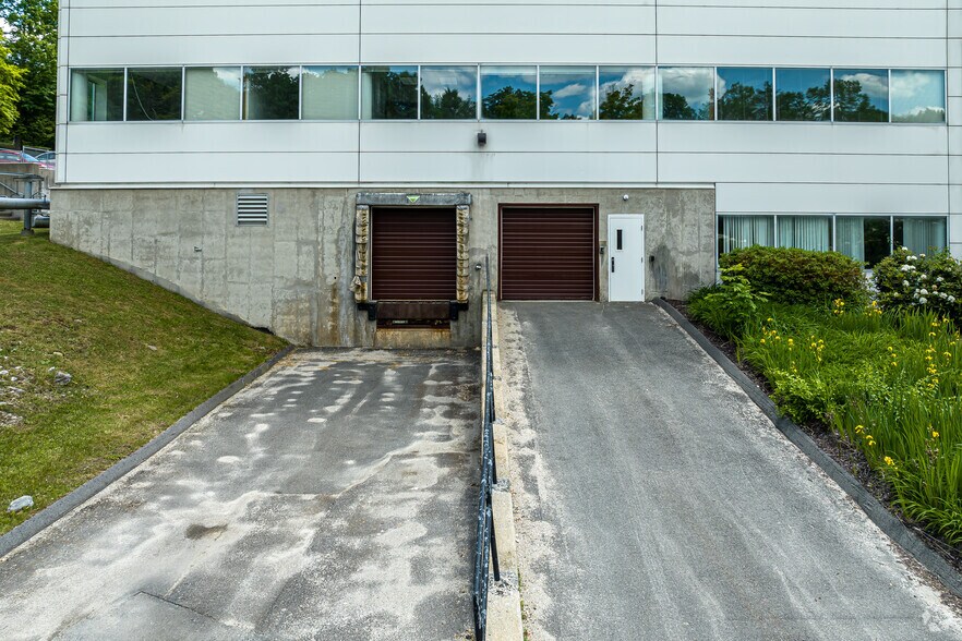 More Photos Of 877 South St, Pittsfield Office For Lease