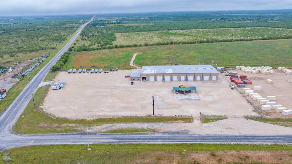 More Photos Of 10027 S Frontage Rd, Clyde Manufacturing For Sale
