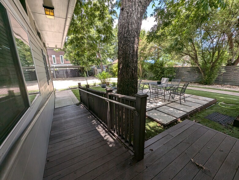 More Photos Of 3906 Menchaca Rd, Austin Medical For Lease